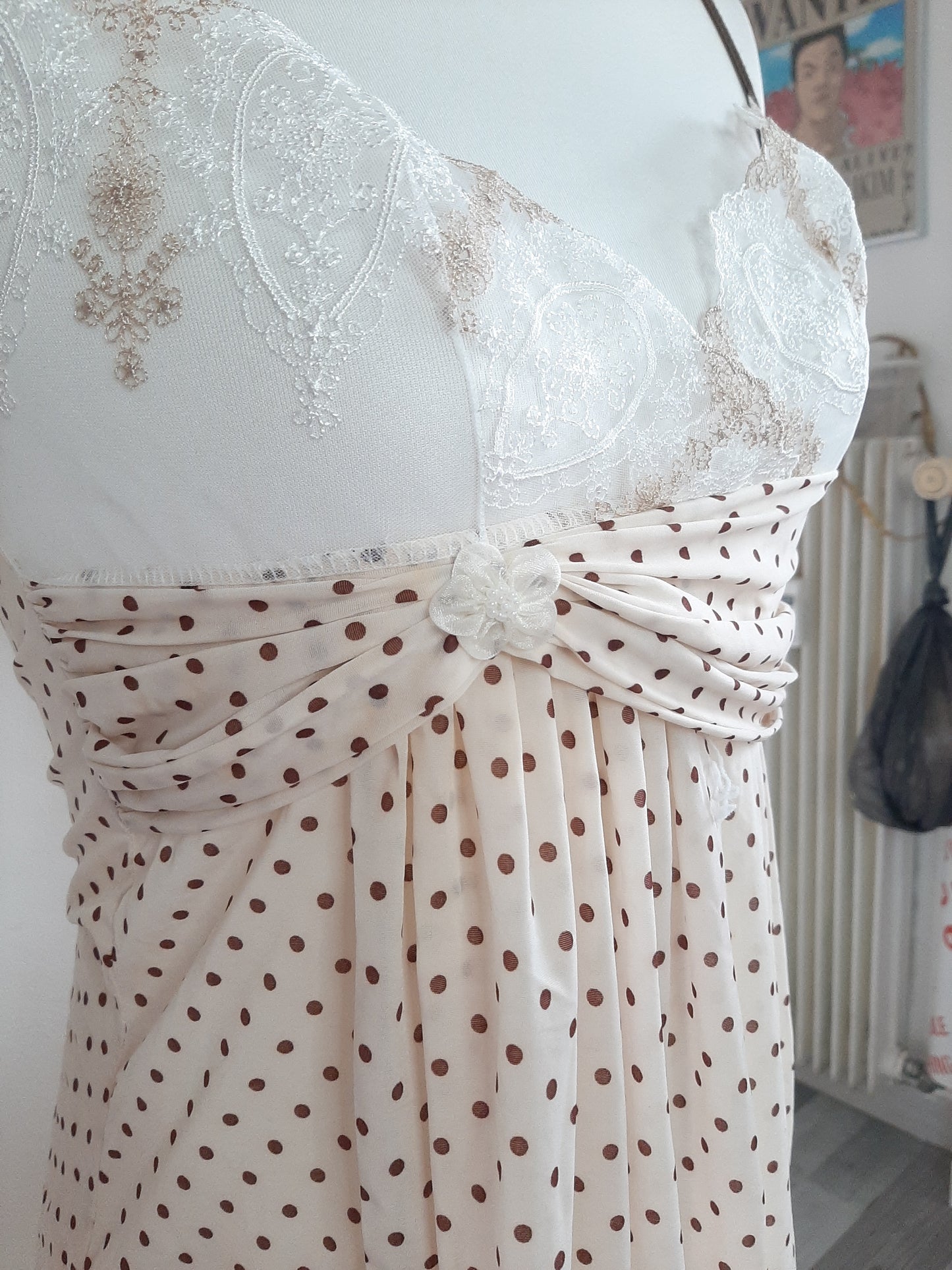 Robe/nuisette beige et pois marron