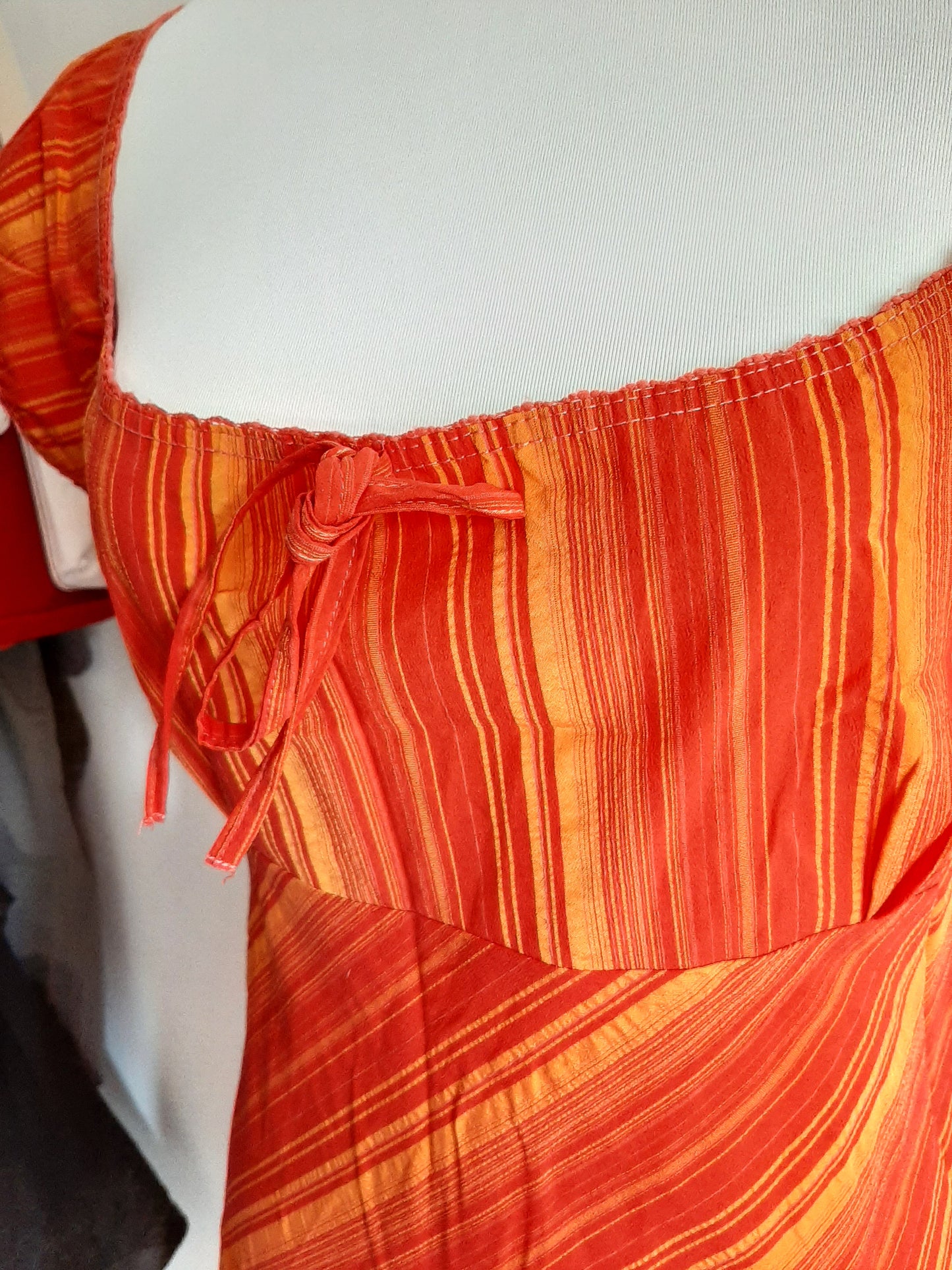 Robe à rayure orange