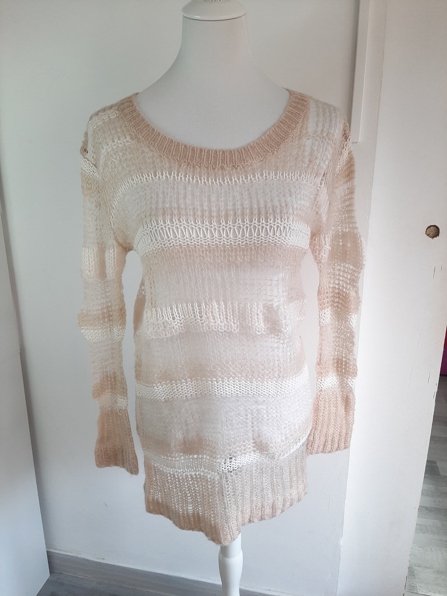 Long pull en maille à rayure blanc et beige