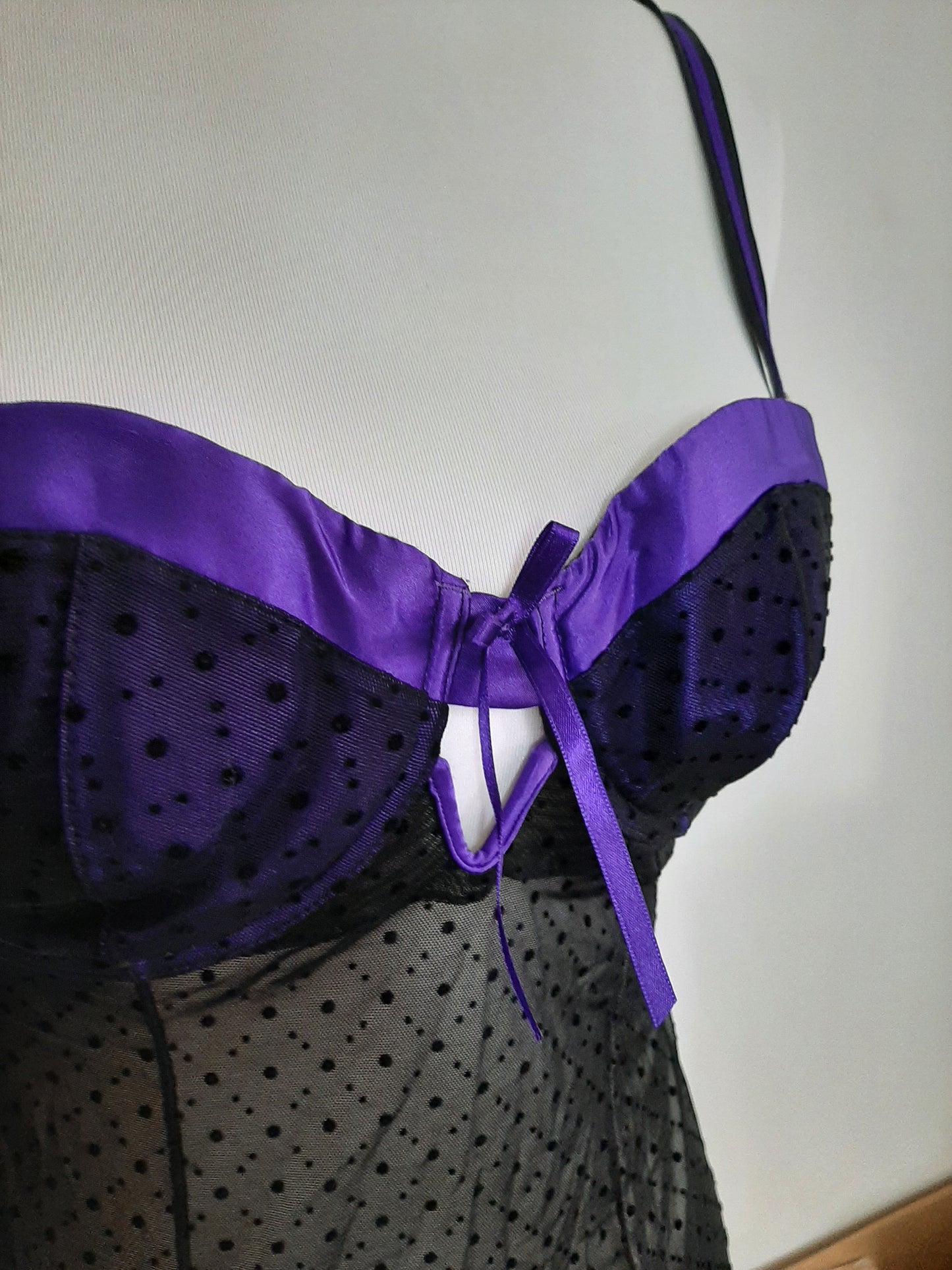 Robe/nuisette noir et violette