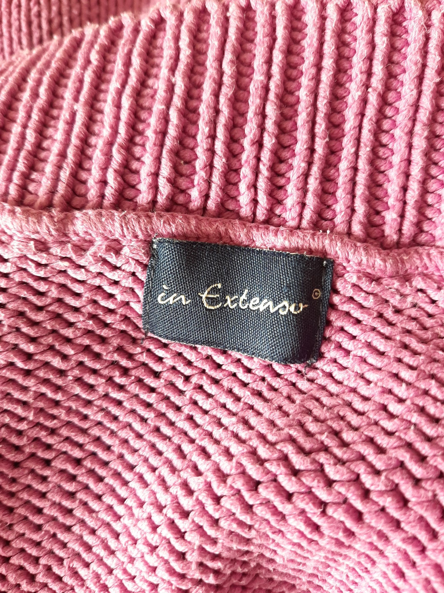 Cardigan magenta avec son boutons