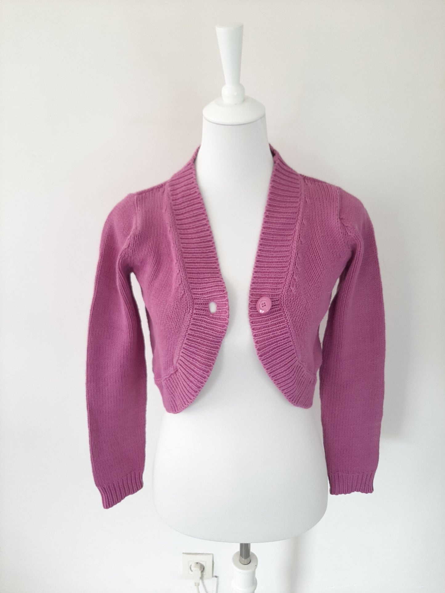 Cardigan magenta avec son boutons