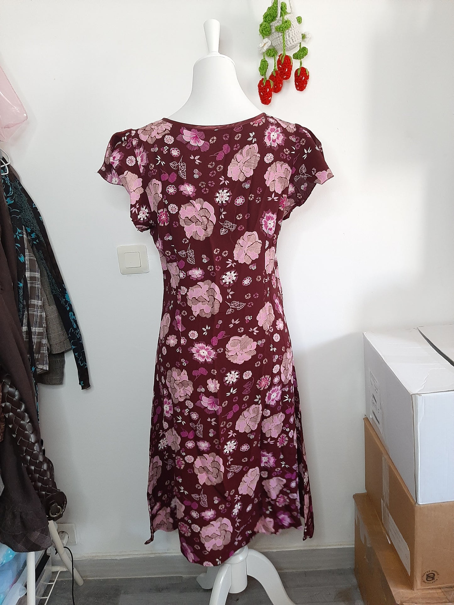 Robe violette motif fleuri rose