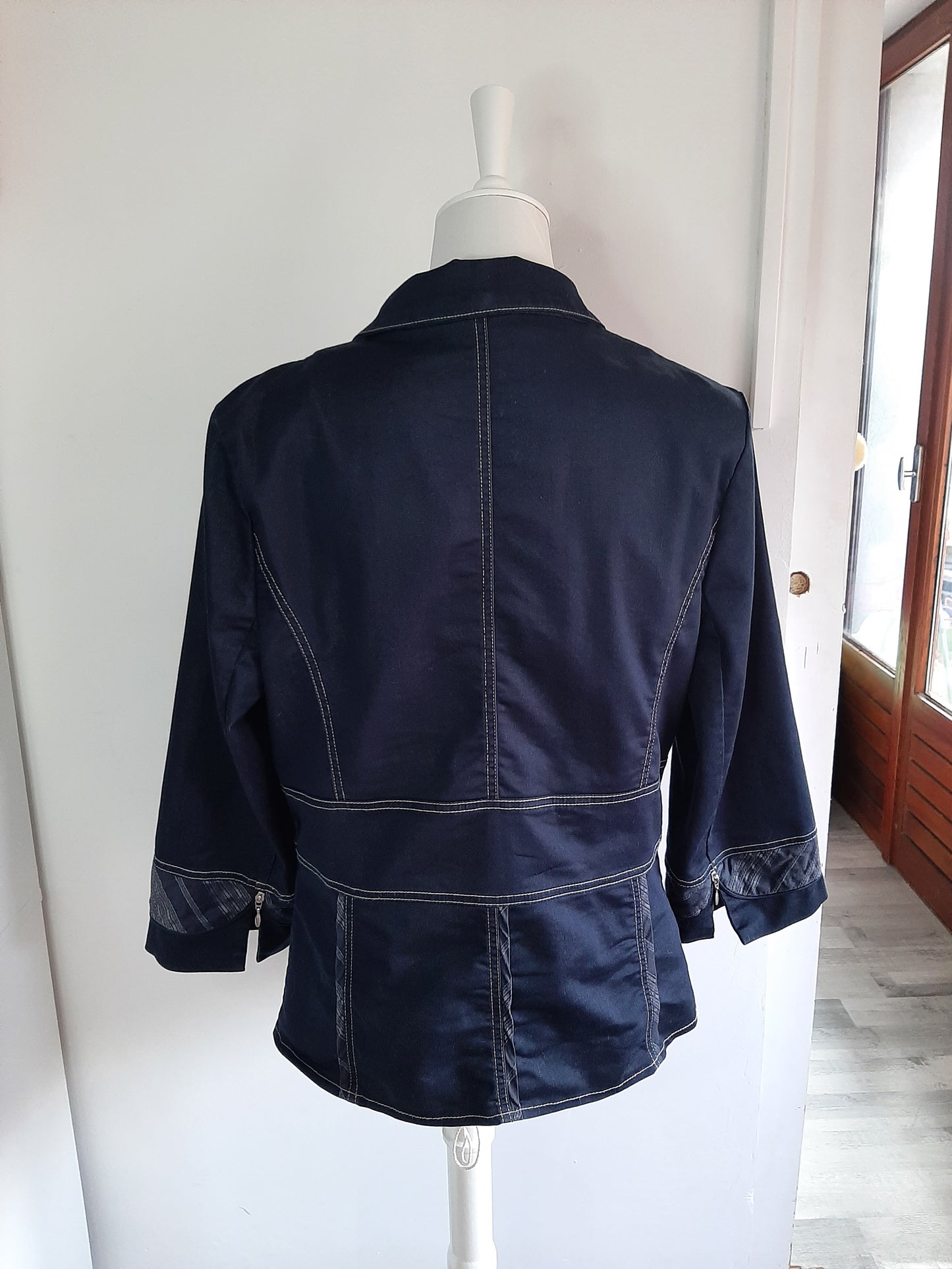 Veste bleu foncé style marin