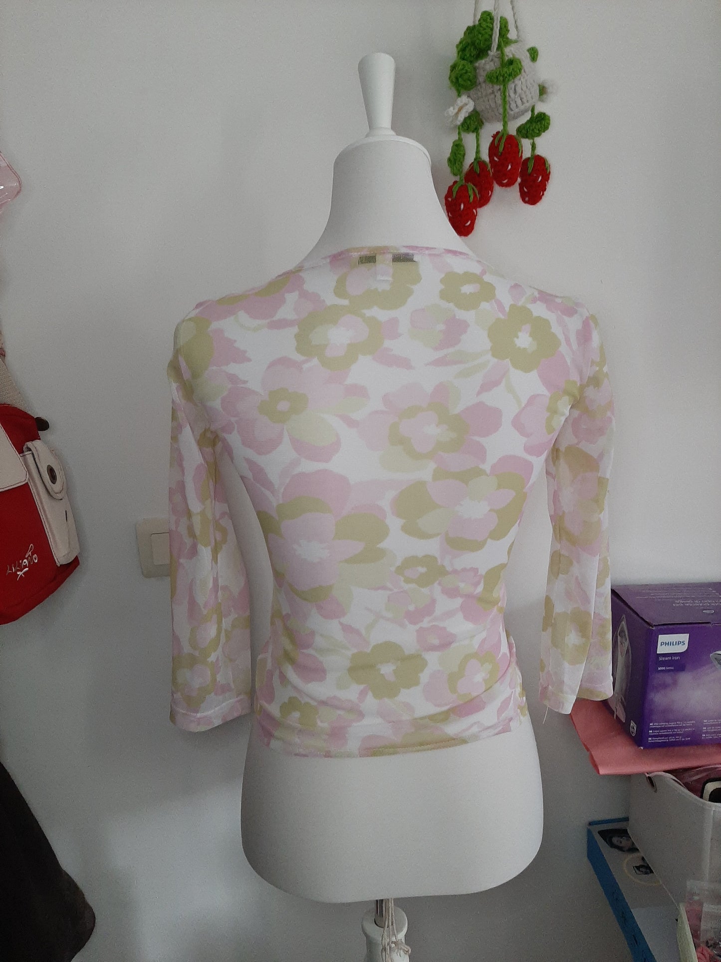 Top en mesh motif fleur vert et rose