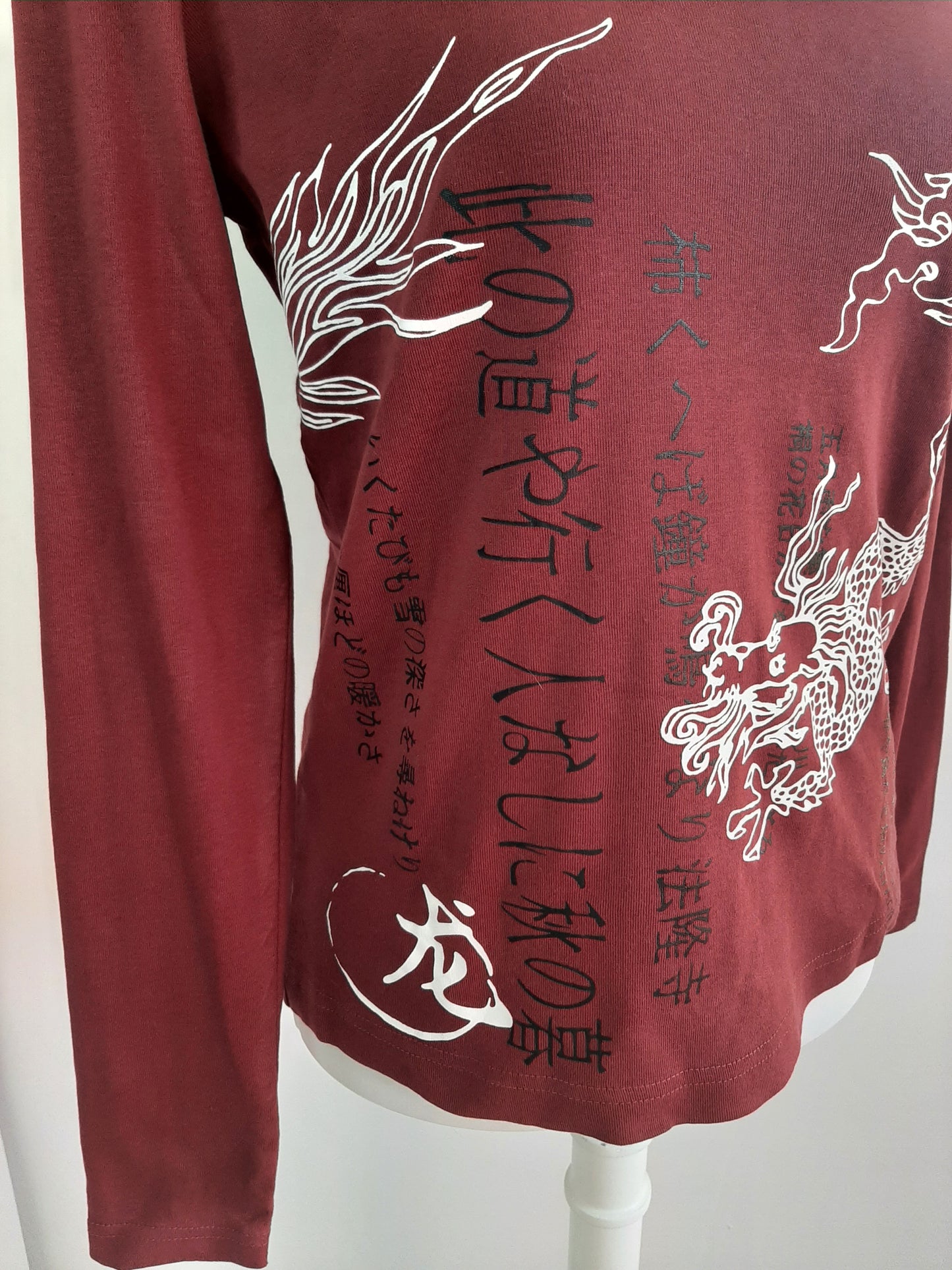 Top manche longue rouge motif asiatique