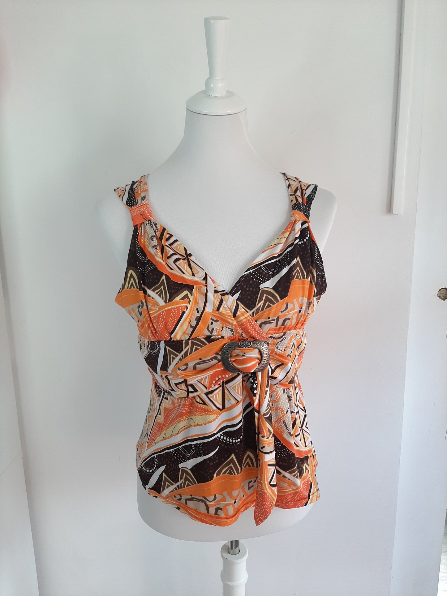 Top marron et orange avec sangle ceinture