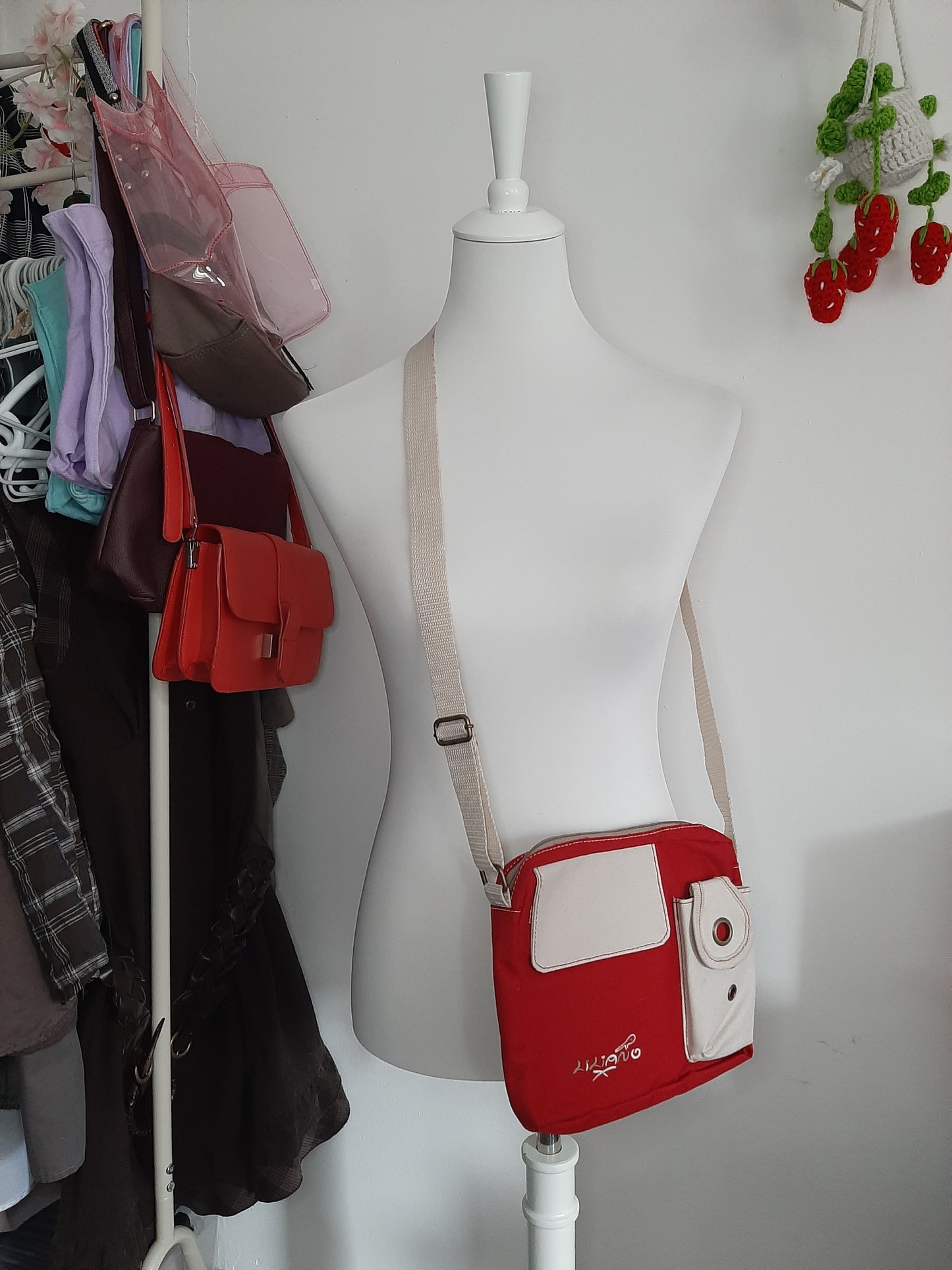 Sac bandoulière rouge et blanc + porte monnaie