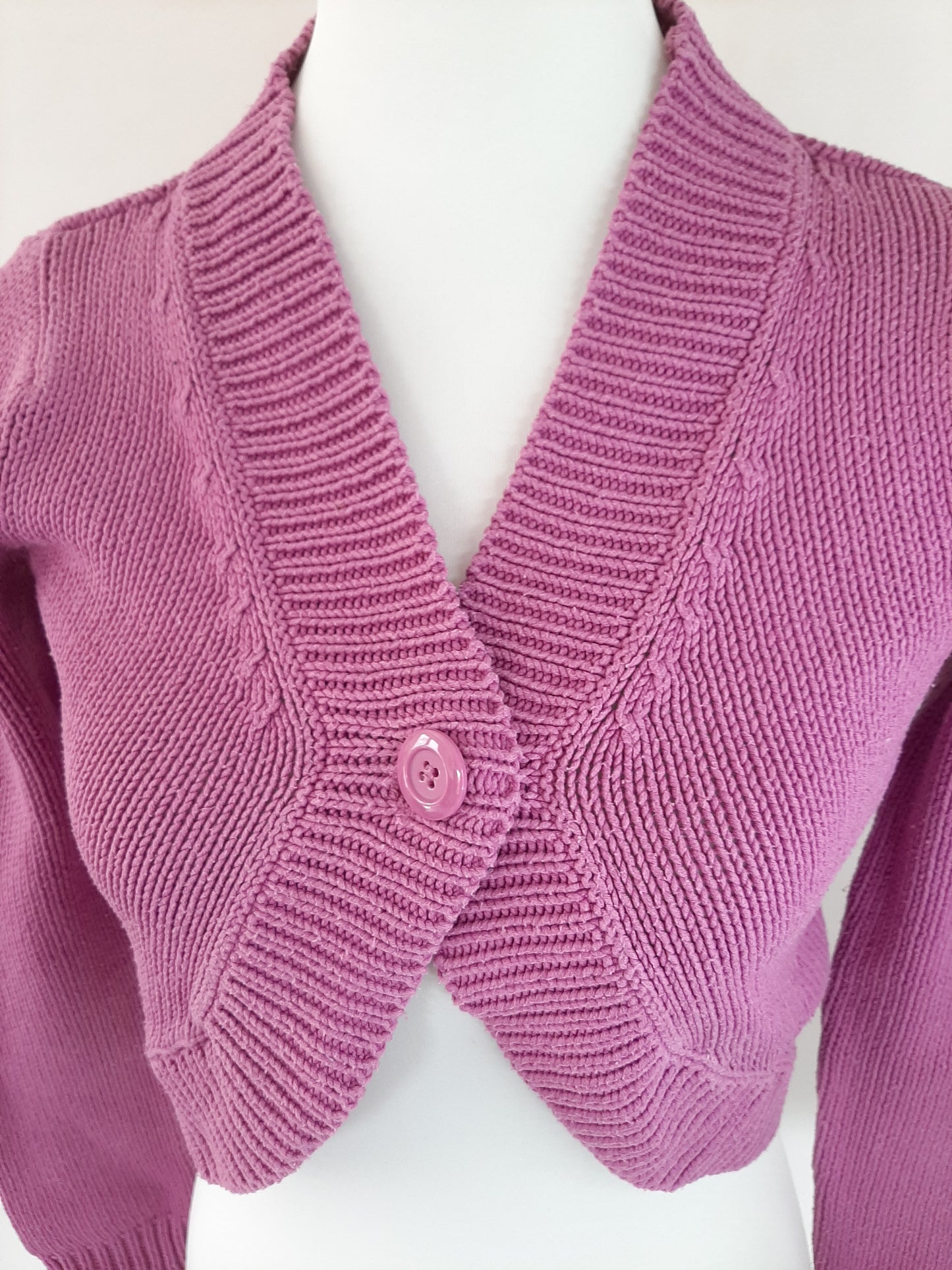 Cardigan magenta avec son boutons