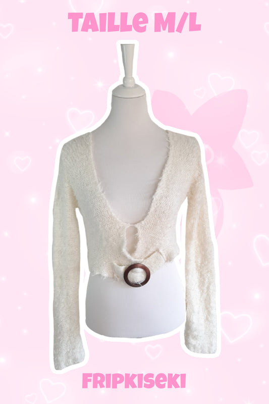 Pull blanc tout doux avec boucle ceinture