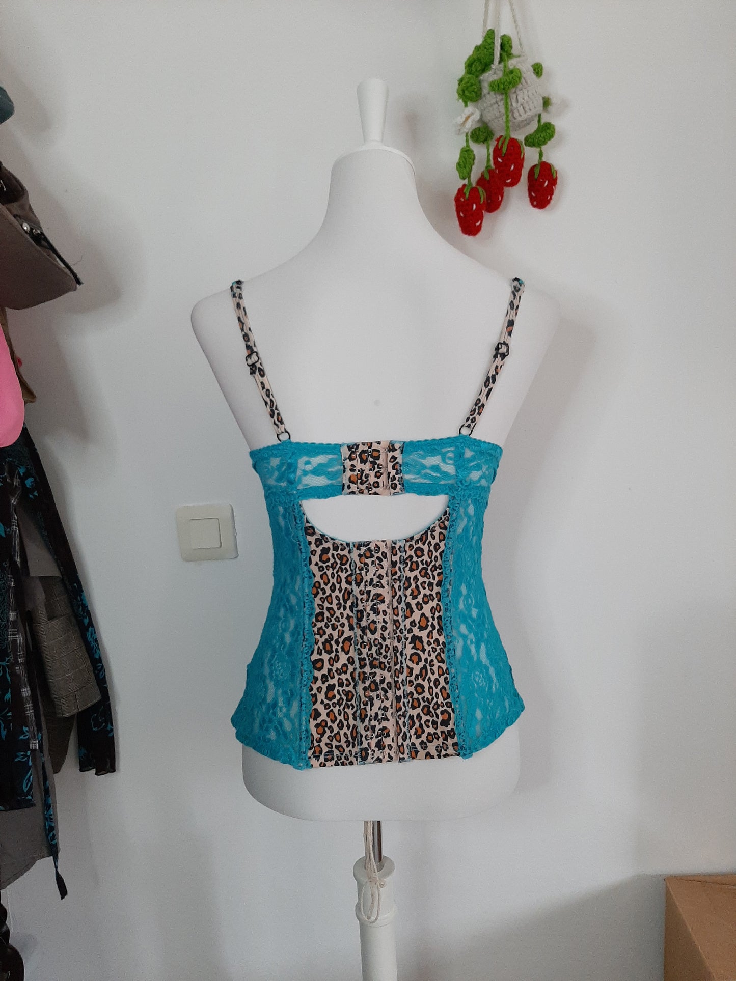 Corset turquoise et léopard