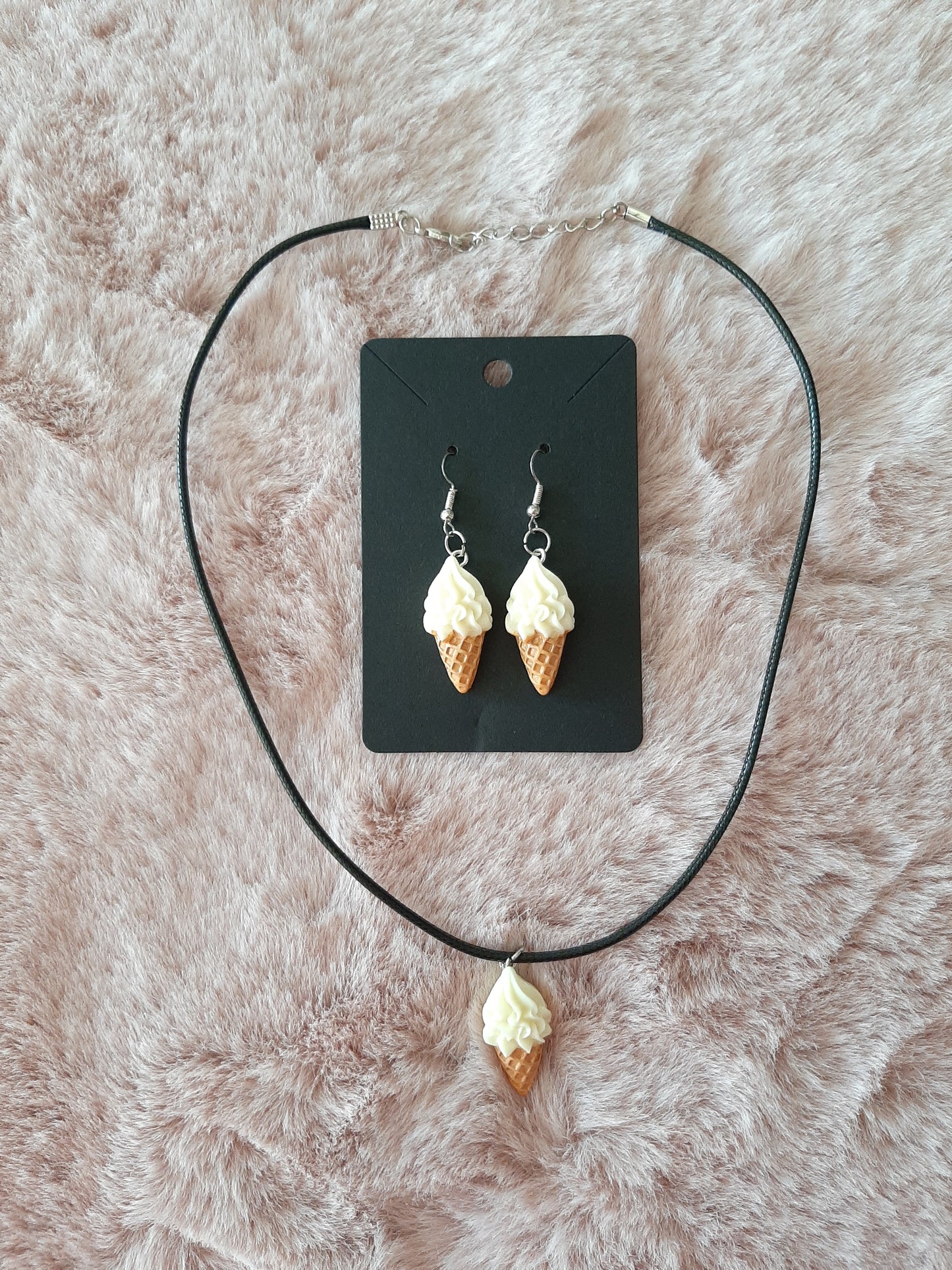 Ensemble bijoux Collier et boucles d'oreilles glace